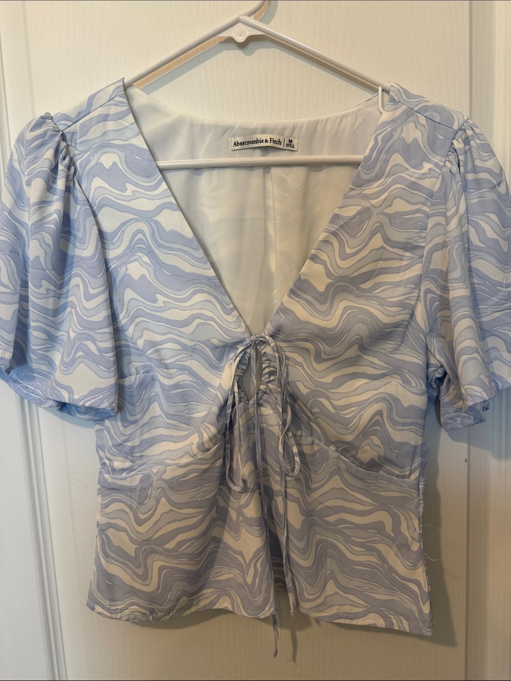 Abercrombie & Fitch Light Blue and White Swirl Tie-Front Puff Sleeve Top